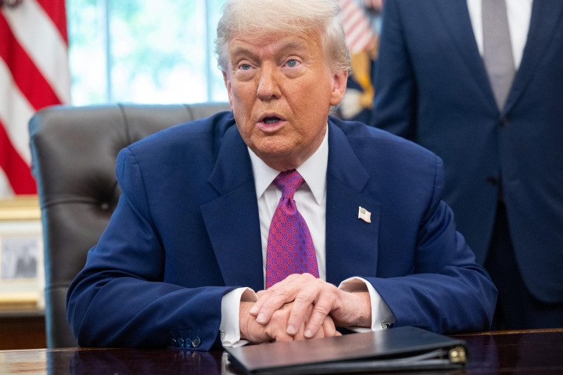 Donald Trump cumple 79 años y presidirá desfile militar en medio de una protesta nacional