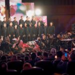 Más de 1,000 personas se unen en devocional musical interreligioso de Pascua organizado por La Iglesia de Jesucristo