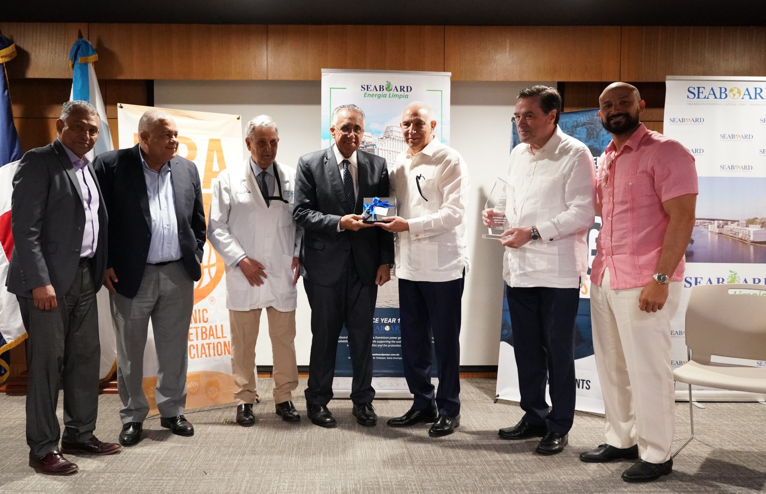 Puello Herrera, Seaboard, HBA y clubes deportivos reconocen trayectoria Dr. Ramón Tallaj