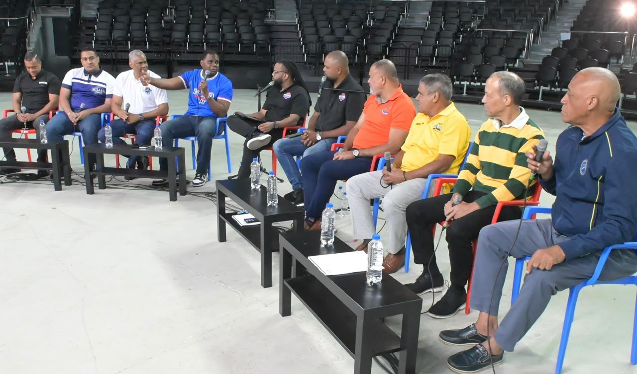 Abadina realiza su primer podcats del TBS Distrito 2026