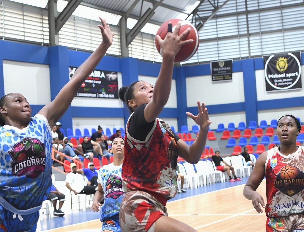 Caribes barren Cotorras y disputarán título ante Los Mina en TBS Femenino Santo Domingo