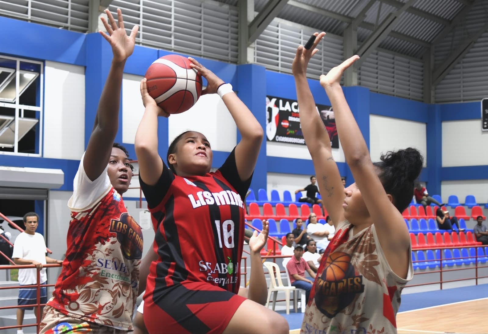 Leñeras de Los Mina empatan serie final a las Caribes en el TBS Femenino Santo Domingo