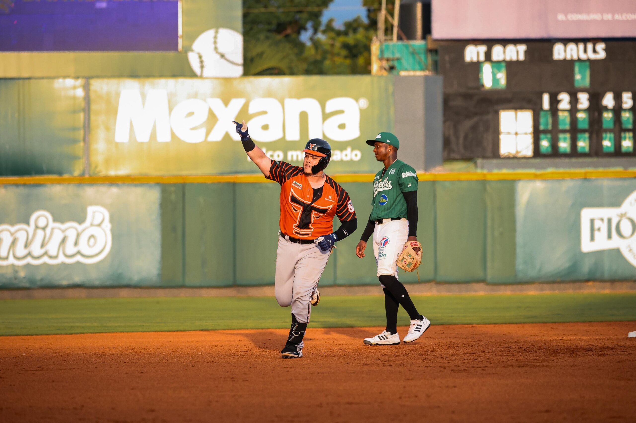 Las Estrellas sufren primer revés ante los Toros