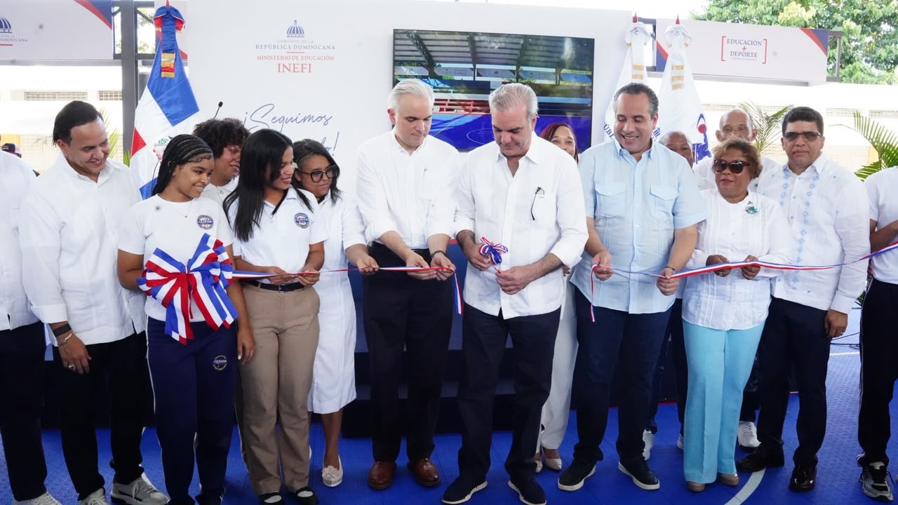 Presidente Abinader y el INEFI inauguran techado en el Centro Educativo en Artes Dr. Fabio Amable Mota, en Santo Domingo Este