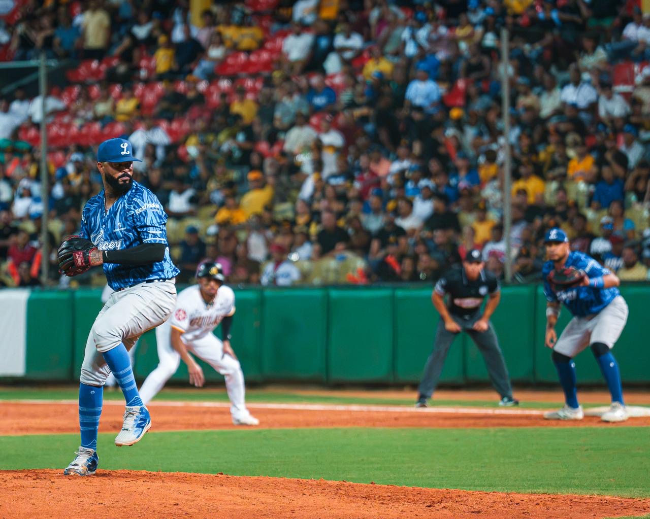 Licey domina a las Águilas en Santiago