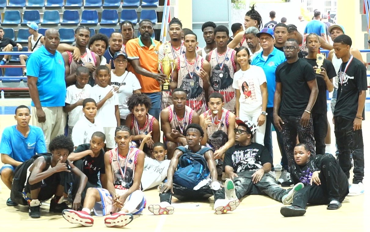 Club Juan Carlos Ramos conquista título en torneo de baloncesto masculino U21 de Abasado