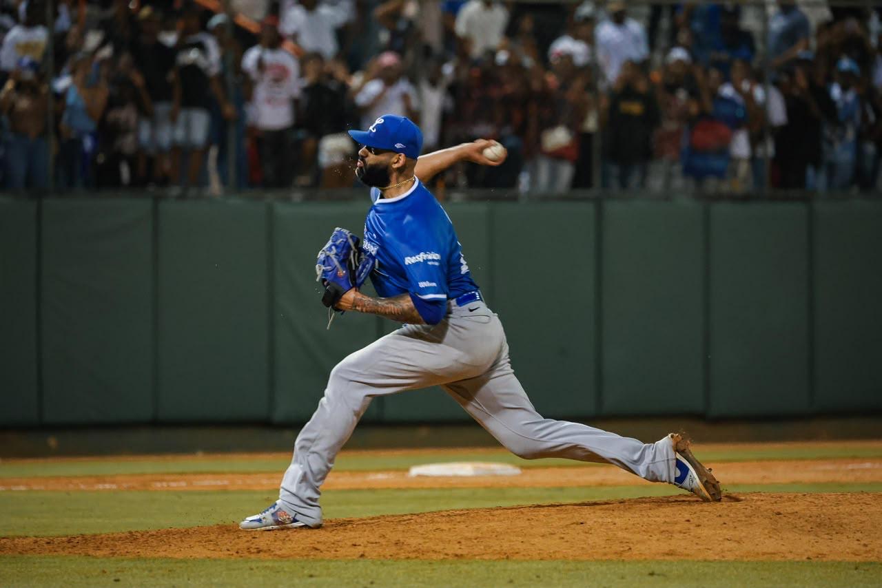 ¡HISTÓRICO! Con No Hitter sobre Toros, Licey se trepa en la cima